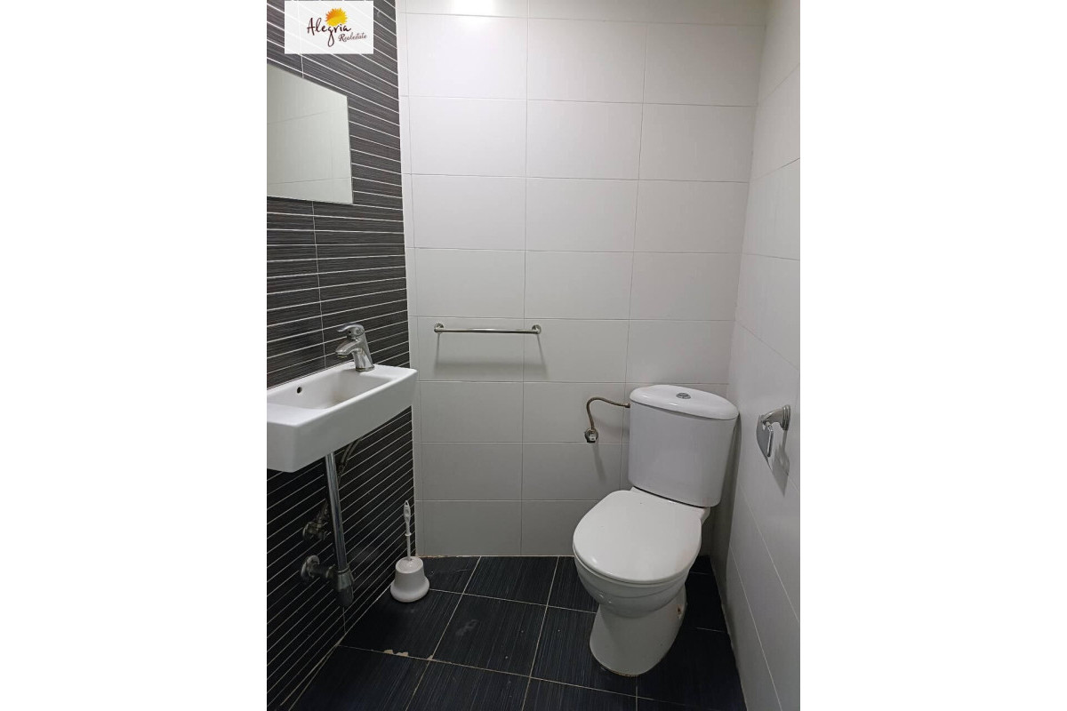 Herverkoop - Winkel Ruimte - Burjassot - UNIVERSIDADES