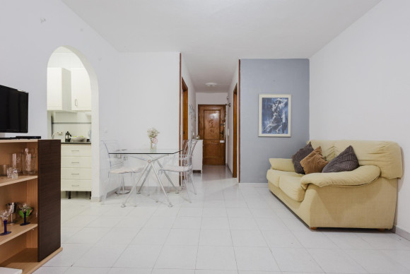 Resale - Apartment  - Torrevieja - Playa de La Acequion
