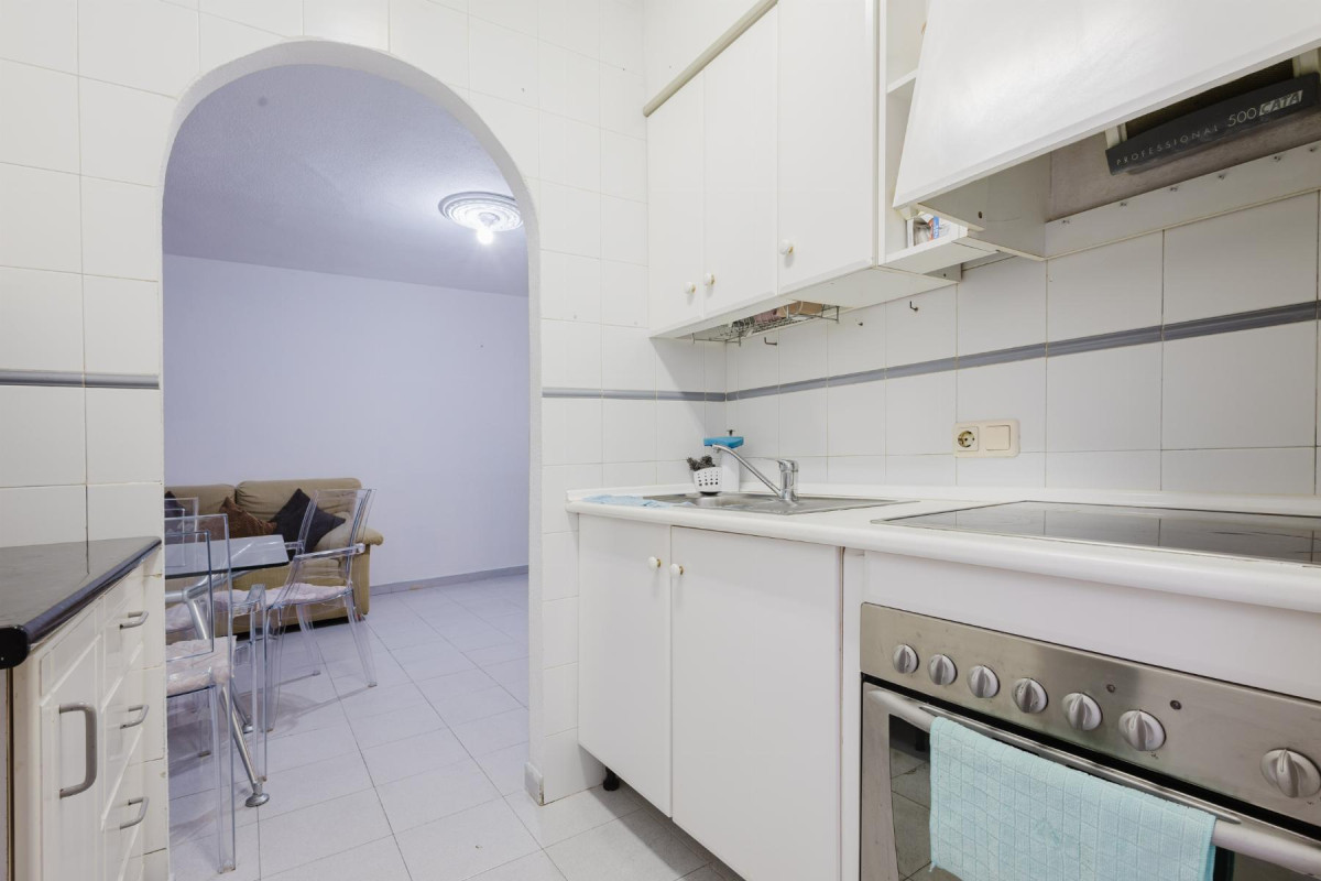 Resale - Apartment  - Torrevieja - Playa de La Acequion
