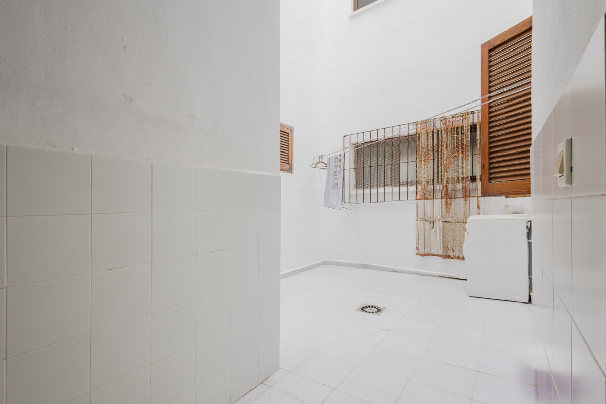 Resale - Apartment  - Torrevieja - Playa de La Acequion