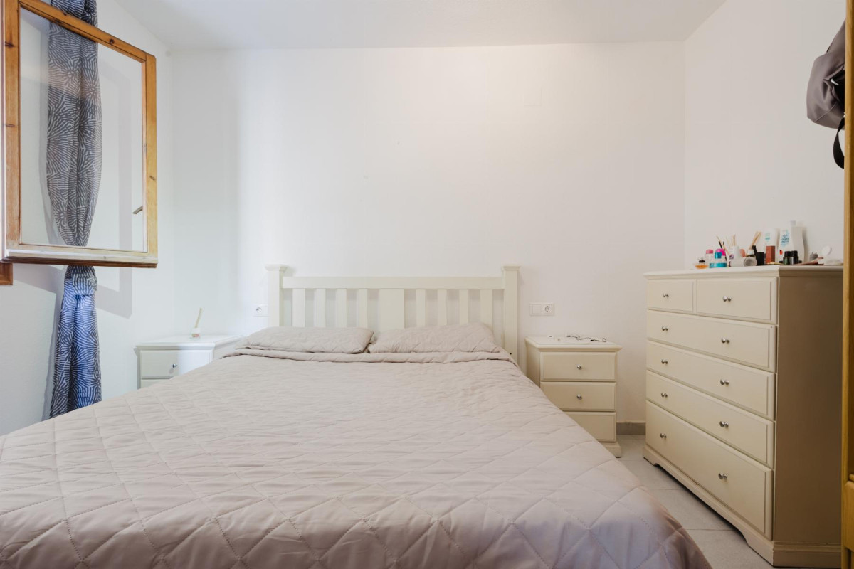 Resale - Apartment  - Torrevieja - Playa de La Acequion