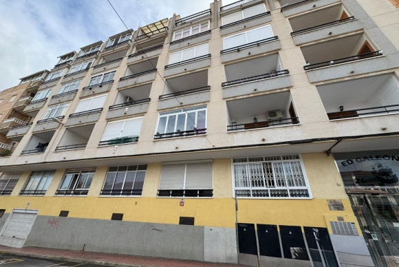 Reventa - Studio - Torrevieja - Estacion de autobuses