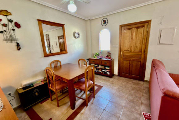 Reventa - Villa - El Raso