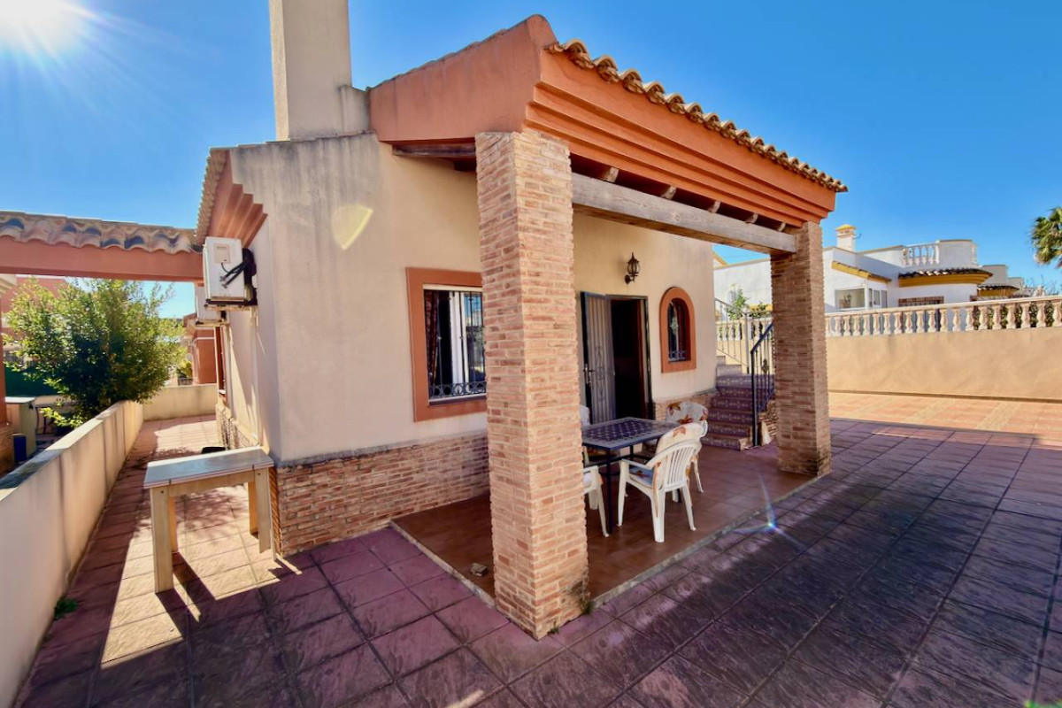 Reventa - Villa - El Raso