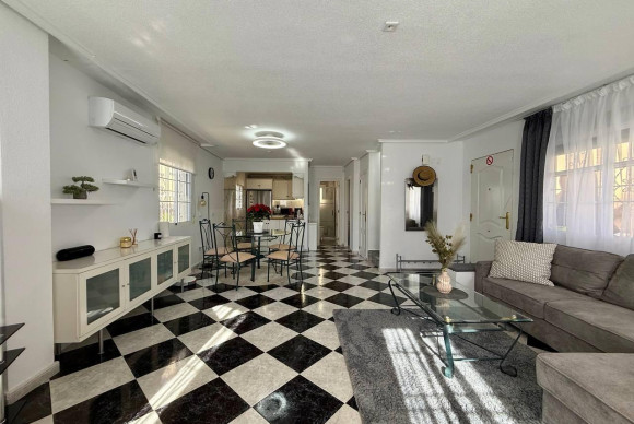 Reventa - Villa - Orihuela Costa - Playa Flamenca