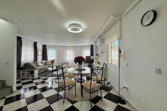 Reventa - Villa - Orihuela Costa - Playa Flamenca