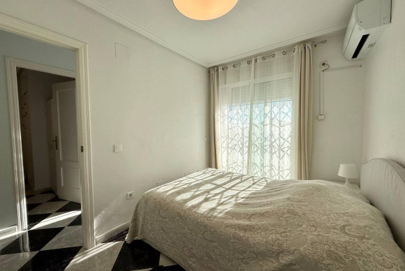 Reventa - Villa - Orihuela Costa - Playa Flamenca