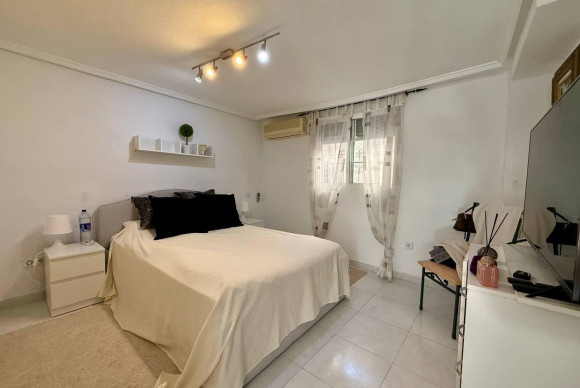 Reventa - Villa - Orihuela Costa - Playa Flamenca