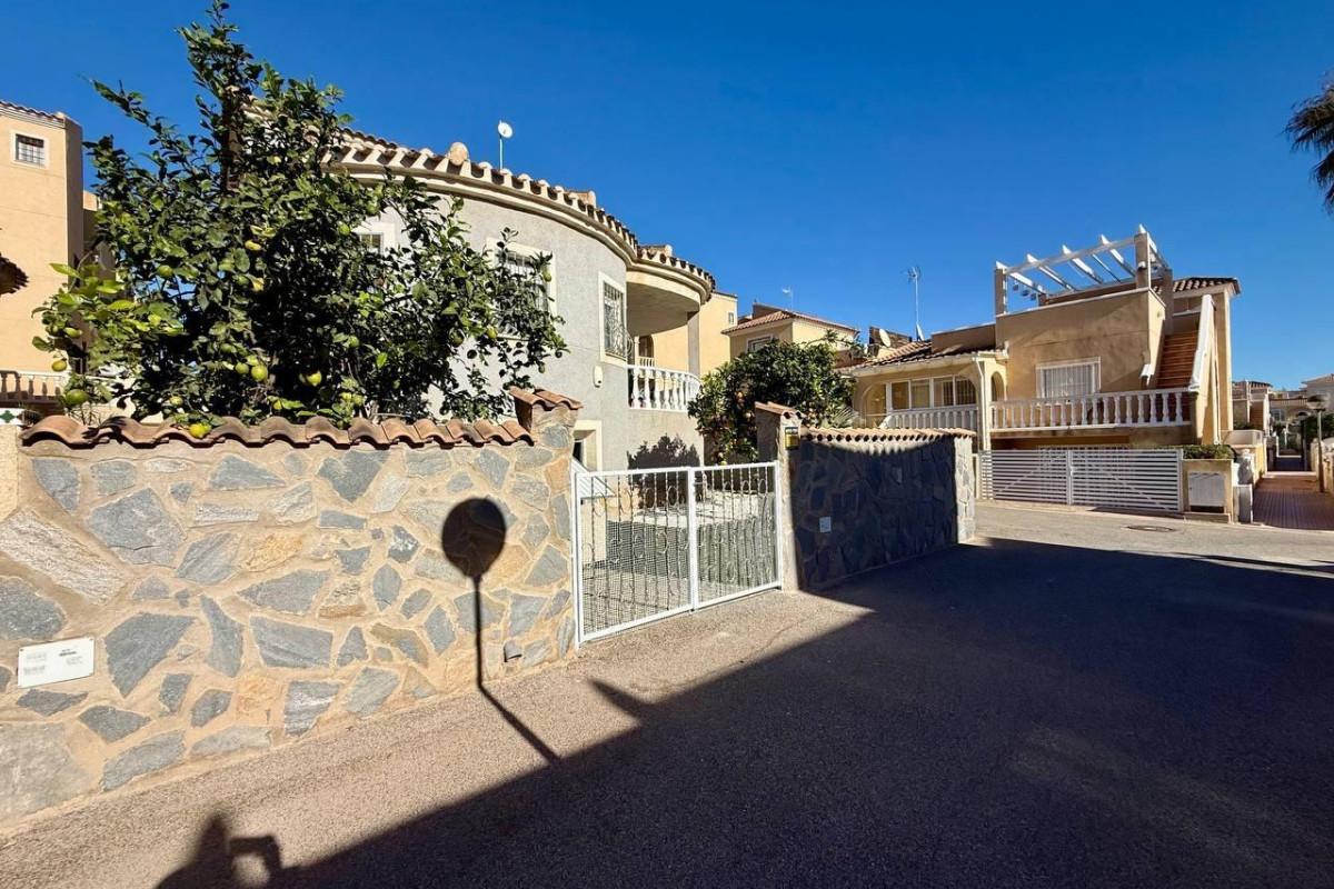 Reventa - Villa - Orihuela Costa - Playa Flamenca