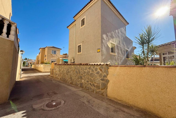 Reventa - Villa - Orihuela Costa - Playa Flamenca