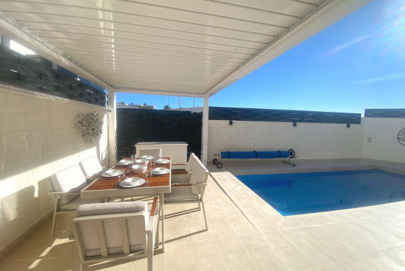 Herverkoop - Vrijstaande Villa - Ciudad Quesada - Pueblo Bravo