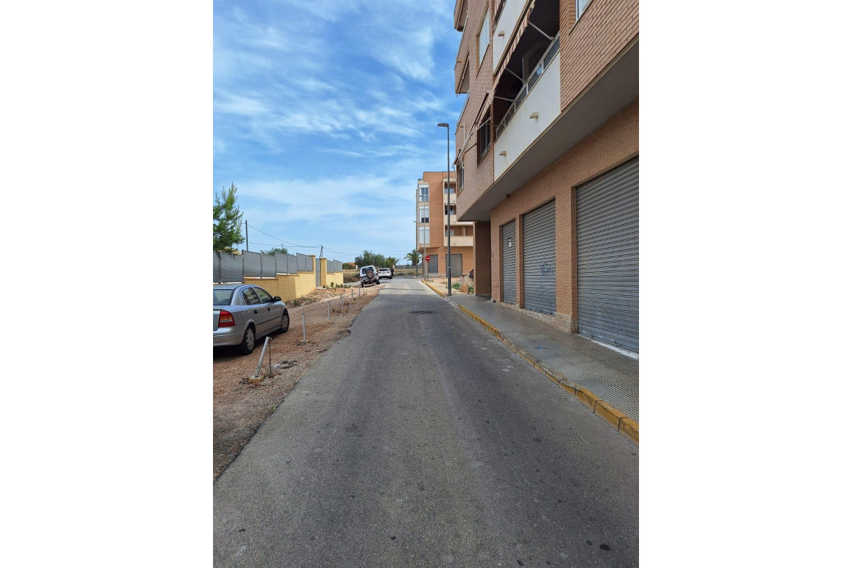 Herverkoop - Winkel Ruimte - Los Montesinos - Pueblo 8