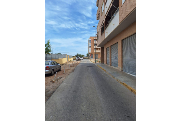 Herverkoop - Winkel Ruimte - Los Montesinos - Pueblo 8