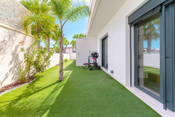 Herverkoop - Villa - San Miguel de Salinas - Costa blanca sur