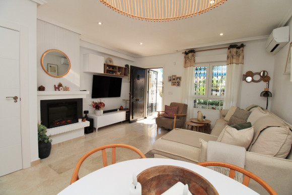 Reventa - Adosado - Villamartin - Las Violetas