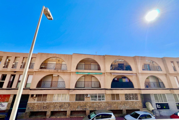 Herverkoop - Triplex - Torrevieja - Habaneras