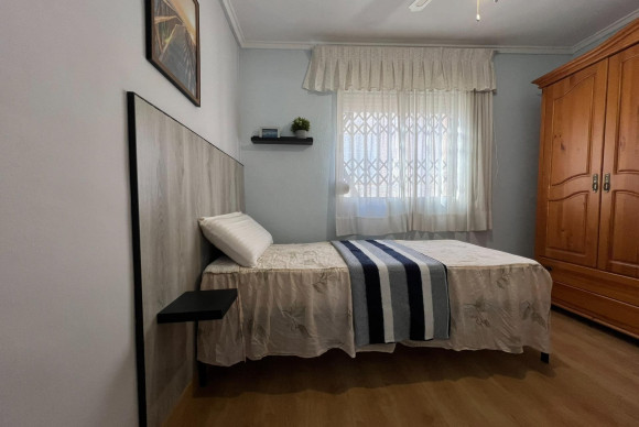 Herverkoop - Triplex - Torrevieja - Habaneras