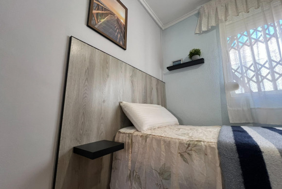 Herverkoop - Triplex - Torrevieja - Habaneras