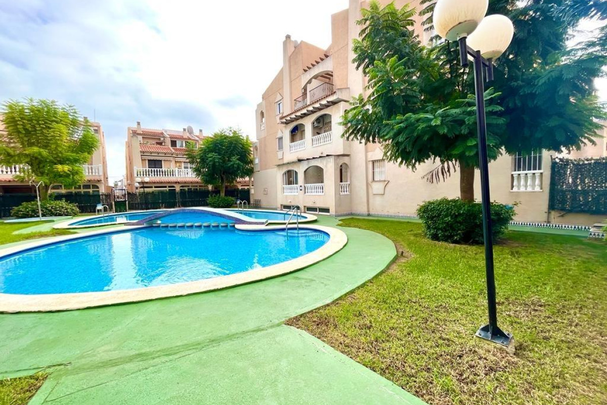Herverkoop - Triplex - Torrevieja - Habaneras