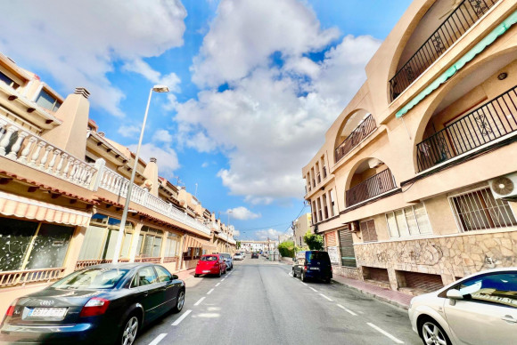 Herverkoop - Triplex - Torrevieja - Habaneras