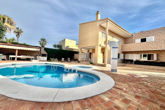 Revente - Villa - Torrevieja - Torre la mata