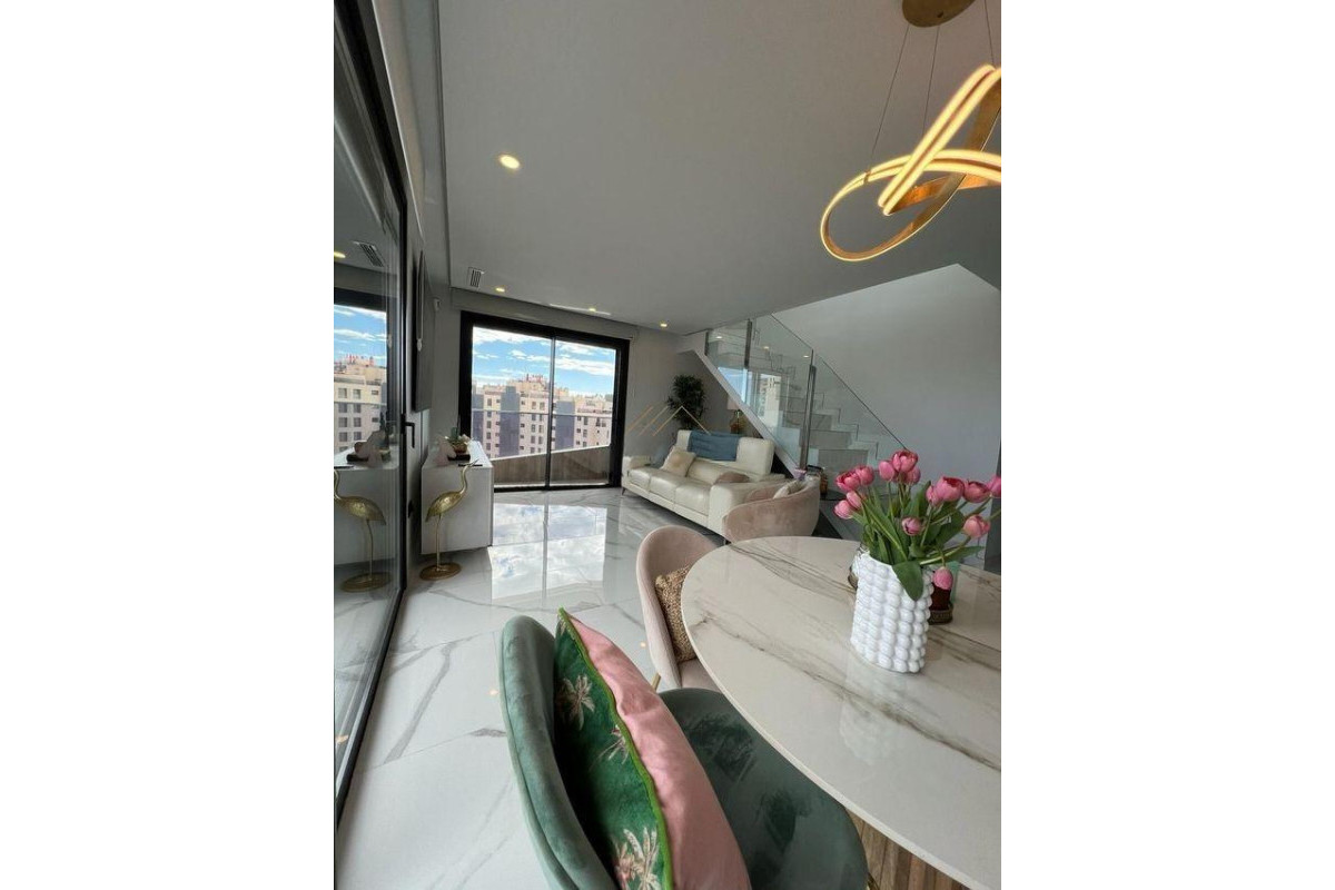 Herverkoop - Penthouse Dúplex - Alicante - Pau V