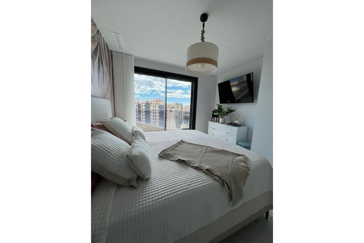 Herverkoop - Penthouse Dúplex - Alicante - Pau V