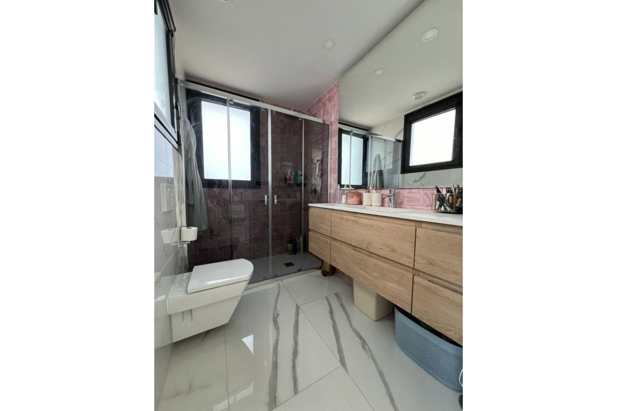 Herverkoop - Penthouse Dúplex - Alicante - Pau V