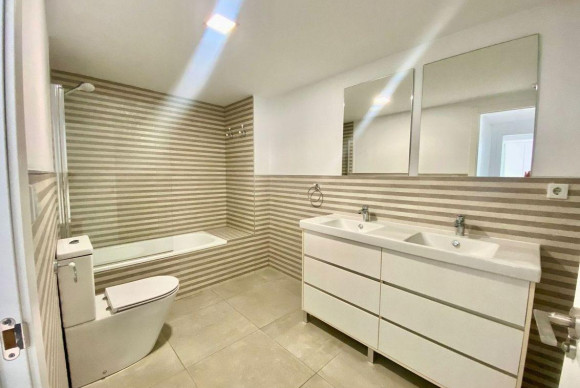 Herverkoop - Appartement  - Alicante - Pau V