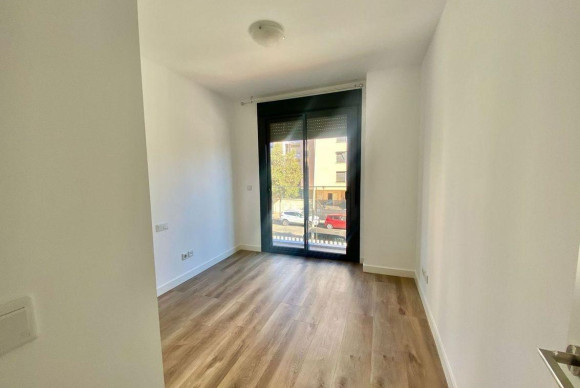 Herverkoop - Appartement  - Alicante - Pau V
