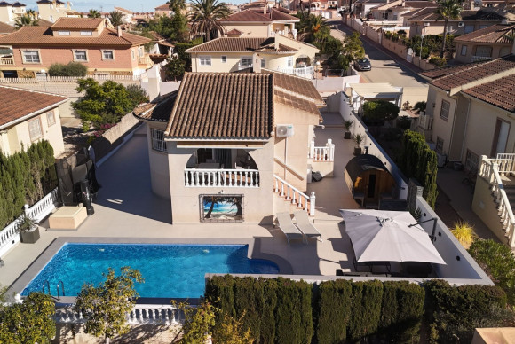 Herverkoop - Vrijstaande Villa - Benimar - Benimar I