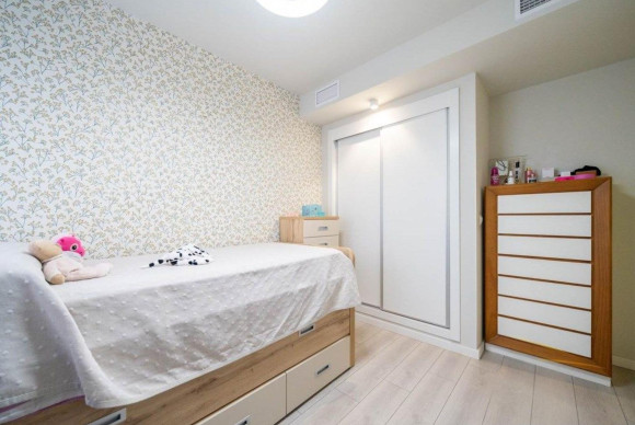 Herverkoop - Appartement  - Alicante - Alicante Golf