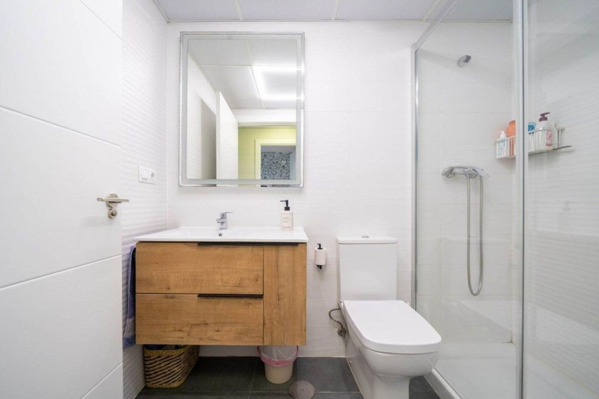 Herverkoop - Appartement  - Alicante - Alicante Golf