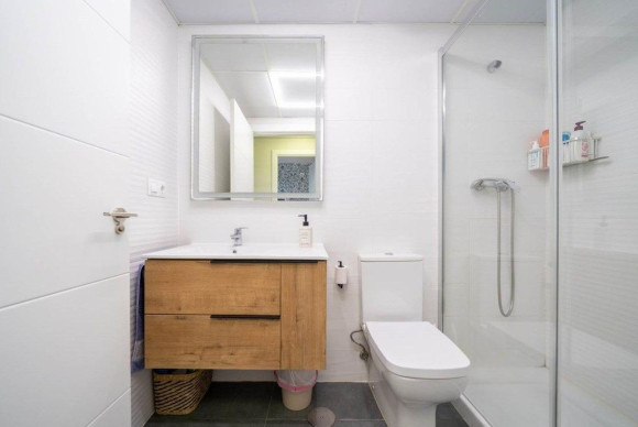 Herverkoop - Appartement  - Alicante - Alicante Golf