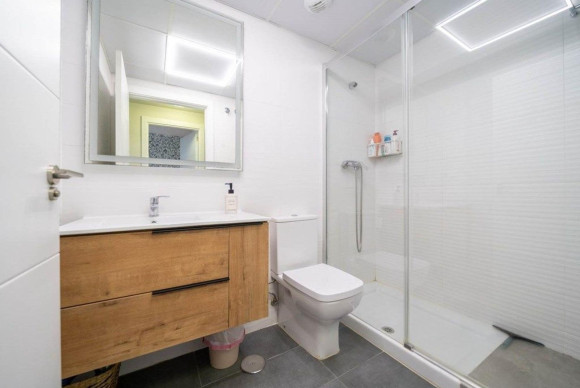 Herverkoop - Appartement  - Alicante - Alicante Golf