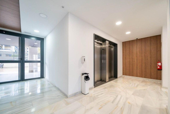 Herverkoop - Appartement  - Alicante - Alicante Golf