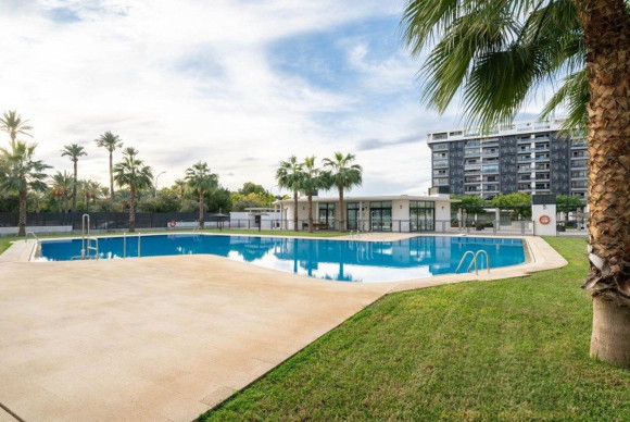 Herverkoop - Appartement  - Alicante - Alicante Golf