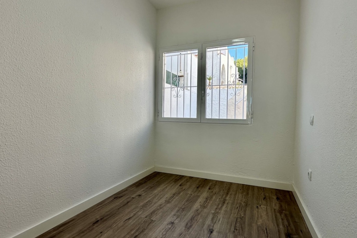 Resale - Bungalow - Orihuela Costa - Las Filipinas