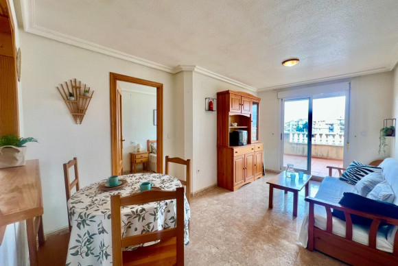 Resale - Apartment  - Torrevieja - Playa de los Locos