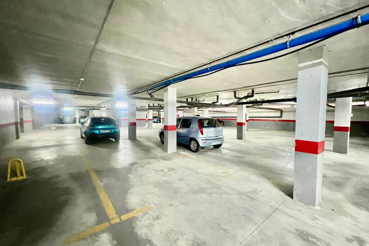 Resale - Apartment  - Torrevieja - Playa de los Locos