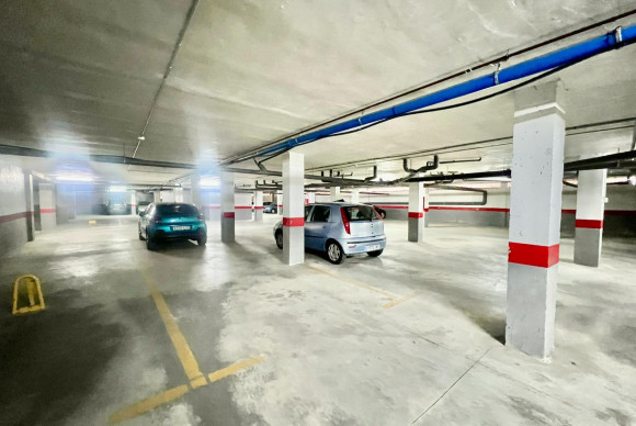 Resale - Apartment  - Torrevieja - Playa de los Locos