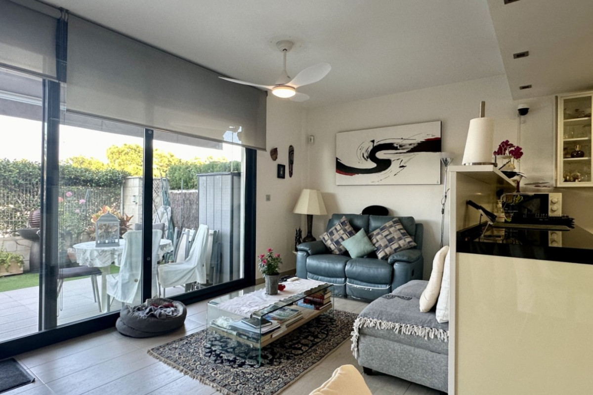 Resale - Apartment  - Orihuela Costa - Punta Prima