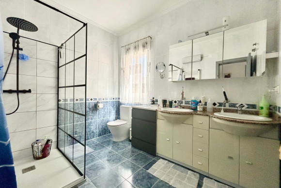 Revente - Villa for sale - Torrevieja - La Siesta