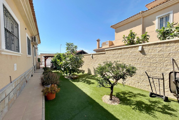 Revente - Villa for sale - Torrevieja - La Siesta