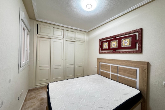 Resale - Apartment  - Torrevieja - Centro