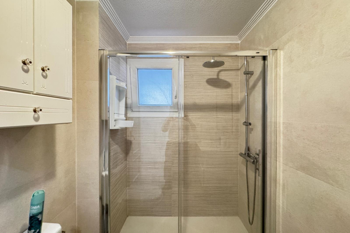 Resale - Apartment  - Torrevieja - Centro