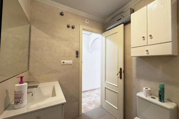 Resale - Apartment  - Torrevieja - Centro