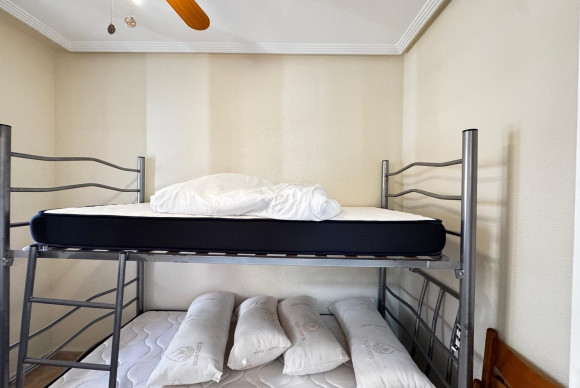 Resale - Apartment  - Torrevieja - Centro