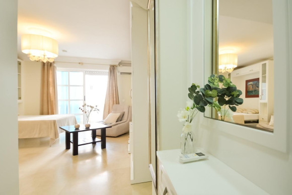 Resale - Apartment  - Torrevieja - Playa de los Locos