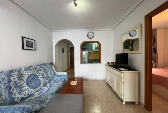 Resale - Apartment  - Torrevieja - Playa de los Locos